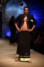 Model walk the ramp for Wendell Rodricks at Wills India Fashion Week 2011 on 10th Oct 2011 (74).JPG