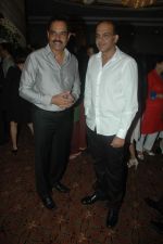 Ashutosh Gowariker at Pradeep Palshetkar_s party in Worli, Mumbai on 29th Oct 2011 (19).JPG