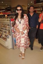 Poonam Dhillon at Deswa music launch in Malad on 30th Oct 2011 (38).JPG
