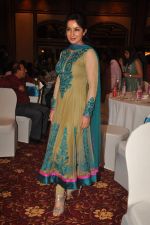 Tisca Chopra at the launch of Deepti Naval_s book in Taj Land_s End on 30th Oct 2011 (85).JPG
