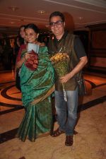 Vinay Pathak at the launch of Deepti Naval_s book in Taj Land_s End on 30th Oct 2011 (19).JPG