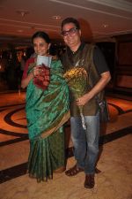 Vinay Pathak at the launch of Deepti Naval_s book in Taj Land_s End on 30th Oct 2011 (20).JPG