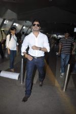 Sreesanth snapped after they return from F1 held at Delhi on 31st Oct 2011 (30).JPG