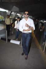 Sreesanth snapped after they return from F1 held at Delhi on 31st Oct 2011 (31).JPG