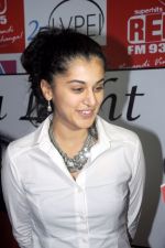Taapsee Pannu attends Red FM promoting Mogudu movie on 28th October 2011 (36).JPG