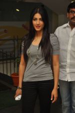 Shruti Haasan attends 7th Sense Movie Success Meet on 31st October 2011 (14).JPG