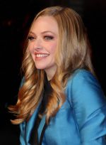 Amanda Seyfried attends _In Time_ UK Premiere in Curzon Mayfair on October 31, 2011 (2).jpg