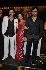Vidya Balan, Emraan Hashmi, Tusshar Kapoor at the Audio release of The Dirty Picture at Inorbit Mall, Malad on 4th Nov 2011 (84).JPG