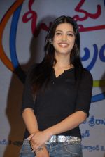 Shruti Hassan attends Oh My Friend Movie Triple Platinum Disc Function on 5th November 2011 (15).JPG