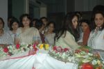 Tina Ambani at Bhupen Hazrika_s prayer meet in Kokilaben Hospital on 6th Nov 2011 (11).JPG