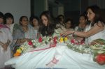 Tina Ambani at Bhupen Hazrika_s prayer meet in Kokilaben Hospital on 6th Nov 2011 (9).JPG
