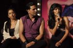Akshay Kumar, Chitrangada Singh, Krishika Lulla at Desi Boyz music launch in Enigma on 7th Nov 2011 (55).JPG