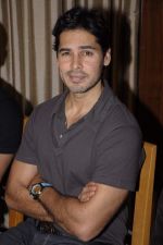 Dino Morea jugdes Gold_s Gym_s Fit & Fab 2011 in Sun N Sand on 8th Nov 2011 (3).JPG