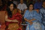 Asha Bhosle at a Marathi concert to pay tribute to Yashwant Dev in Sathaye College on 10th Nov 2011 (3).JPG