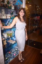 at Natasha Shah_s Nature_s Co store launch in Infinity Mall, Malad on 10th Nov 2011 (37).JPG