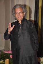 Anil Dharker at the Indo French dinner in Taj Hotel on 14th Nov 2011 (40).JPG