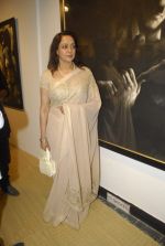 Hema Malini at Sudip Roy_s art exhibition in Jehangir on 14th Nov 2011 (19).JPG