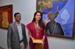 Juhi Chawla at Bharat Tripathi_s art exhibition in Musuem Art Gallery on 14th Nov 2011 (35).JPG