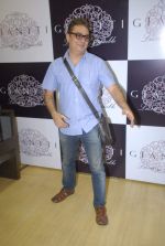 Vinay Pathak at Giantti event in Atria Mall on 15th Nov 2011 (48).JPG