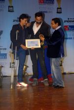 Abhay Deol at Dr Batra_s Health Awards in NCPA on 16th Nov 2011 (24).JPG