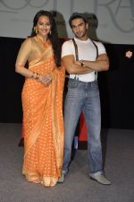 Ranveer Singh and Sonakshi Sinha at the launch of movie Lootera in Yashraj Studio, Mumbai on 16th Nov 2011 (39).JPG