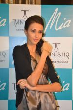 Alecia Raut at Tanishq showcases MIA collection in Andheri, Mumbai on 17th Nov 2011 (26).JPG