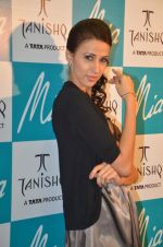 Alecia Raut at Tanishq showcases MIA collection in Andheri, Mumbai on 17th Nov 2011 (27).JPG