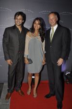 Vivek Oberoi, Priyanka Oberoi at A. Lange and Sohne party in Aurus, juhu, Mumbai on 17th Nov 2011 (54).JPG
