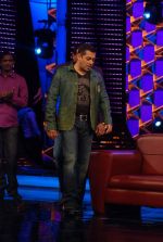 Salman Khan on the sets of Big Boss 5 on 18th Nov 2011 (19).JPG