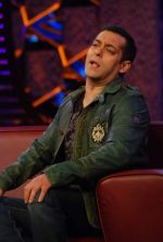 Salman Khan on the sets of Big Boss 5 on 18th Nov 2011 (98).JPG