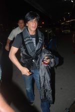 Shahrukh Khan leaves for United Nations conference in Dusseldorf on 19th Nov 2011 (4).JPG