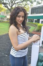 Shreya Narayan photo shoot on 19th Nov 2011 (5).JPG