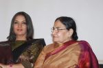 Shabana Azmi at Javed Siddiqios Roshandan book launch in SP Jain on 20th Nov 2011 (15).JPG