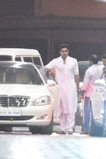 Abhishek Bachchan visits Aishwarya at Seven Hills hospital on 21st Nov 2011 (8).jpg