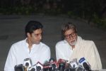 Abhishek Bachchan, Amitabh Bachchan press meet at home in Janak, Mumbai on 22nd Nov 2011 (10).JPG