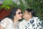 Ruma Devi, Leena Chandavarkar at Ruma Devi_s birthday in Juhu, Mumbai on 21st Nov 2011 (95).JPG