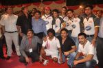 Sunil Shetty, Mahesh Manjrekar, Johnny Lever, Vatsal Seth, Aashish Chaudhary, Varun Badola at National Kabaddi championship in Dadar, Mumbai on 23rd Nov 2011 (46).JPG