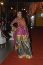 at Designer Aarti Gupta showcases her collection in Wedding Cafe on 23rd Nov 2011 (17).JPG