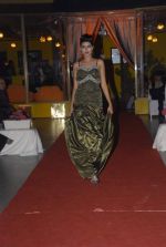 at Designer Aarti Gupta showcases her collection in Wedding Cafe on 23rd Nov 2011 (51).JPG