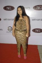 at Designer Aarti Gupta showcases her collection in Wedding Cafe on 23rd Nov 2011 (67).JPG
