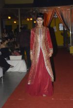 at Designer Aarti Gupta showcases her collection in Wedding Cafe on 23rd Nov 2011 (7).JPG