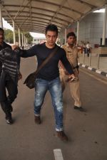 Aamir Khan snapped in Airport, Mumbai on 24th Nov 2011 (4).JPG