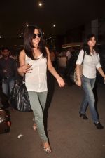 Priyanka Chopra snapped returning from Barfee shoot in Mumbai airport on 24th Nov 2011 (8).JPG