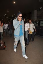 Ranbir Kapoor snapped returning from Barfee shoot in Mumbai airport on 24th Nov 2011 (17).JPG