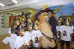 Shiamak Dawar promotes Puss in Boots at Mahalaxmi on 29th Nov 2011 (20).jpg