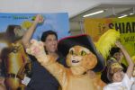 Shiamak Dawar promotes Puss in Boots at Mahalaxmi on 29th Nov 2011 (9).jpg