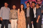 Kareena Kapoor, Imran Khan, Karan Johar, Shakun Batra, Bhushan Kumar at the launch of Ek Main Aur Ekk Tu first look in Taj Lands End on 30th Nov 2011 (44).JPG