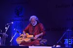 Pandit Vishwa Mohan Bhatt at Toumani Diabate_s show in RWITC on 30th Nov 2011 (107).JPG