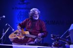 Pandit Vishwa Mohan Bhatt at Toumani Diabate_s show in RWITC on 30th Nov 2011 (111).JPG