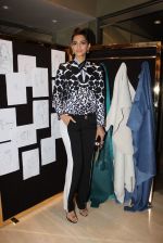 Sonam Kapoor graces Gucci preview at Trident, Mumbai on 2nd Dec 2011 (75).JPG